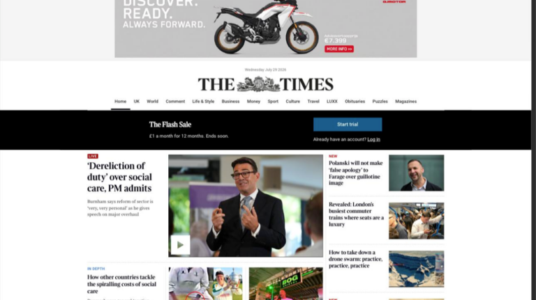Homepage van The Times op 29 juli 2026, met direct onder de navigatie een zwarte balk voor de “Flash Sale” van £1 per maand voor 12 maanden en een knop “Start trial”, boven de belangrijkste nieuwsberichten.